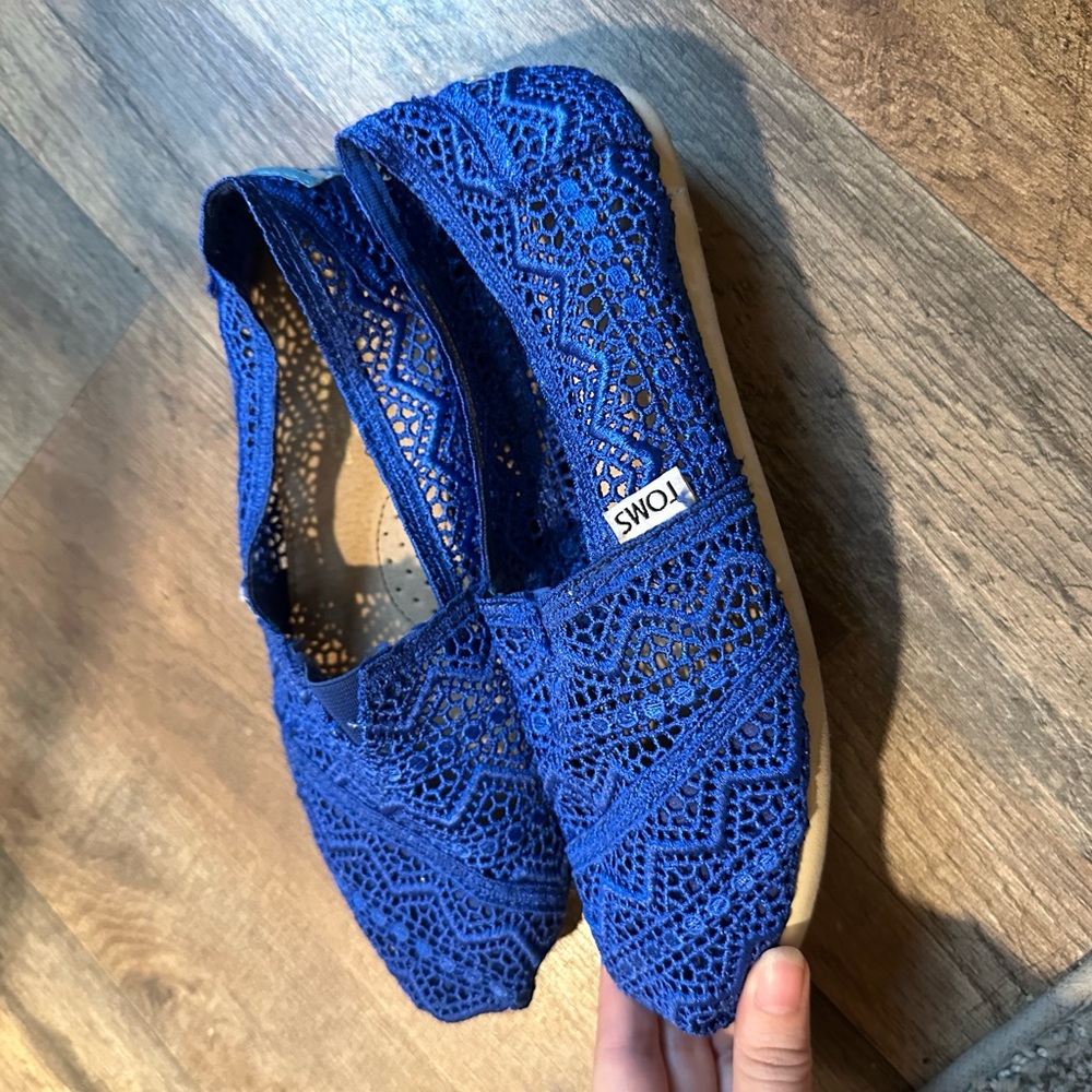 TOMS Women's Blue Crochet Slip-On Shoes